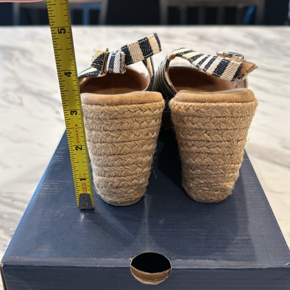 Navy and Cream Sling Back Wedge size 9m - Picture 3 of 6